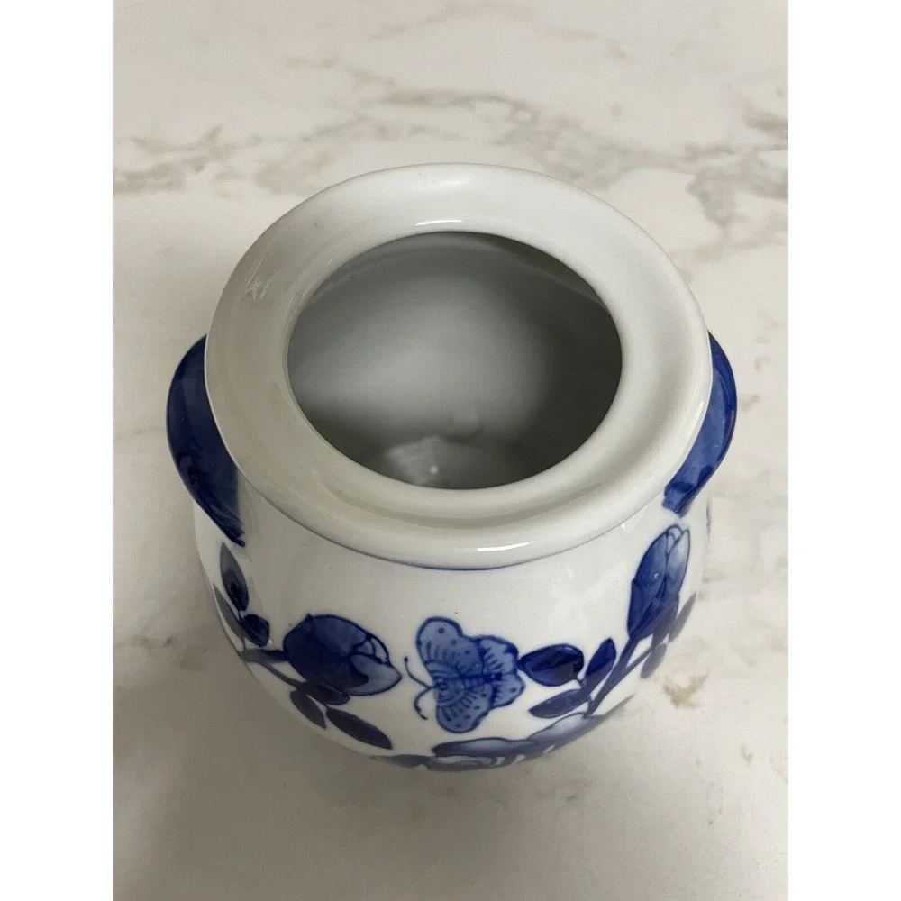 Blue & White Chinese Lidded Jar w Handles Roses‎ Butterflies